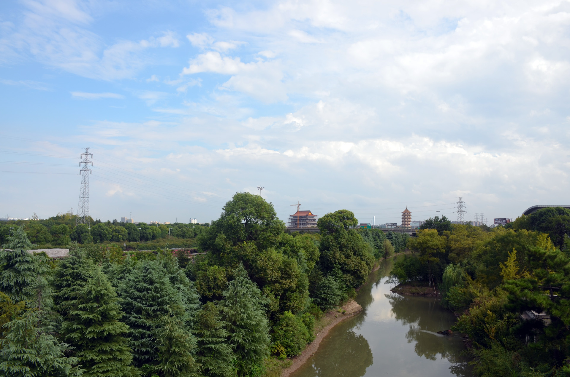 远景多角度太仓海天禅寺红庙的宏伟和江南缥缈正在建设的后殿